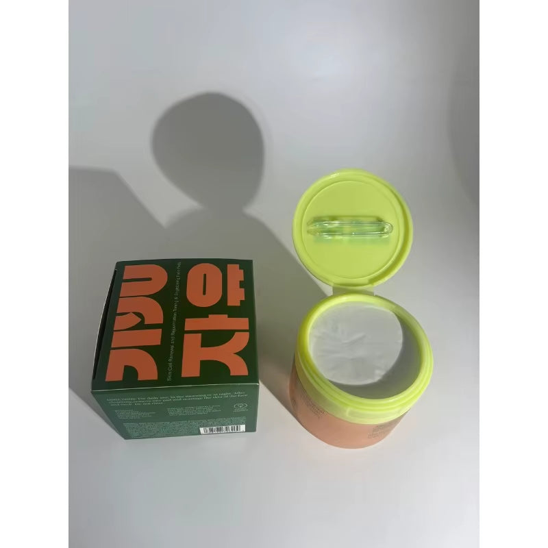 Korean Skincare Cotton Pads with Centella Asiatica, Niacinamide & Peptides for Pore Minimization & Hydration
